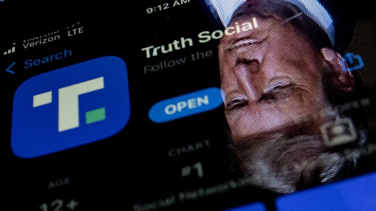 Donald Trump avait lancé son propre réseau social, Truth Social, à la suite de son éviction de Facebook et Twitter après l'assaut du Capitole à Washington début 2021. 