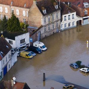 La mission Langreney propose de créer un système de bonus-malus pour maintenir l'assurabilité des zones les plus vulnérables aux inondations à répétition et autres risques naturels.