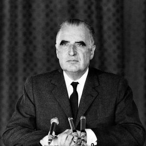 Le président Georges Pompidou donne une allocution télévisée le 10 novembre 1970 à Paris, au lendemain de la mort de Charles de Gaulle.