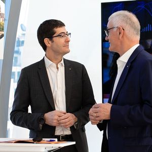 Daniel Baal (à droite) doit succéder à Nicolas Théry (à gauche) à la présidence du groupe bancaire mutualiste Crédit Mutuel.