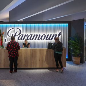 L'action Paramount, qui détient les chaînes américaines CBS et MTV, a bondi de 15 % mercredi à Wall Street (Photo de décembre 2023).