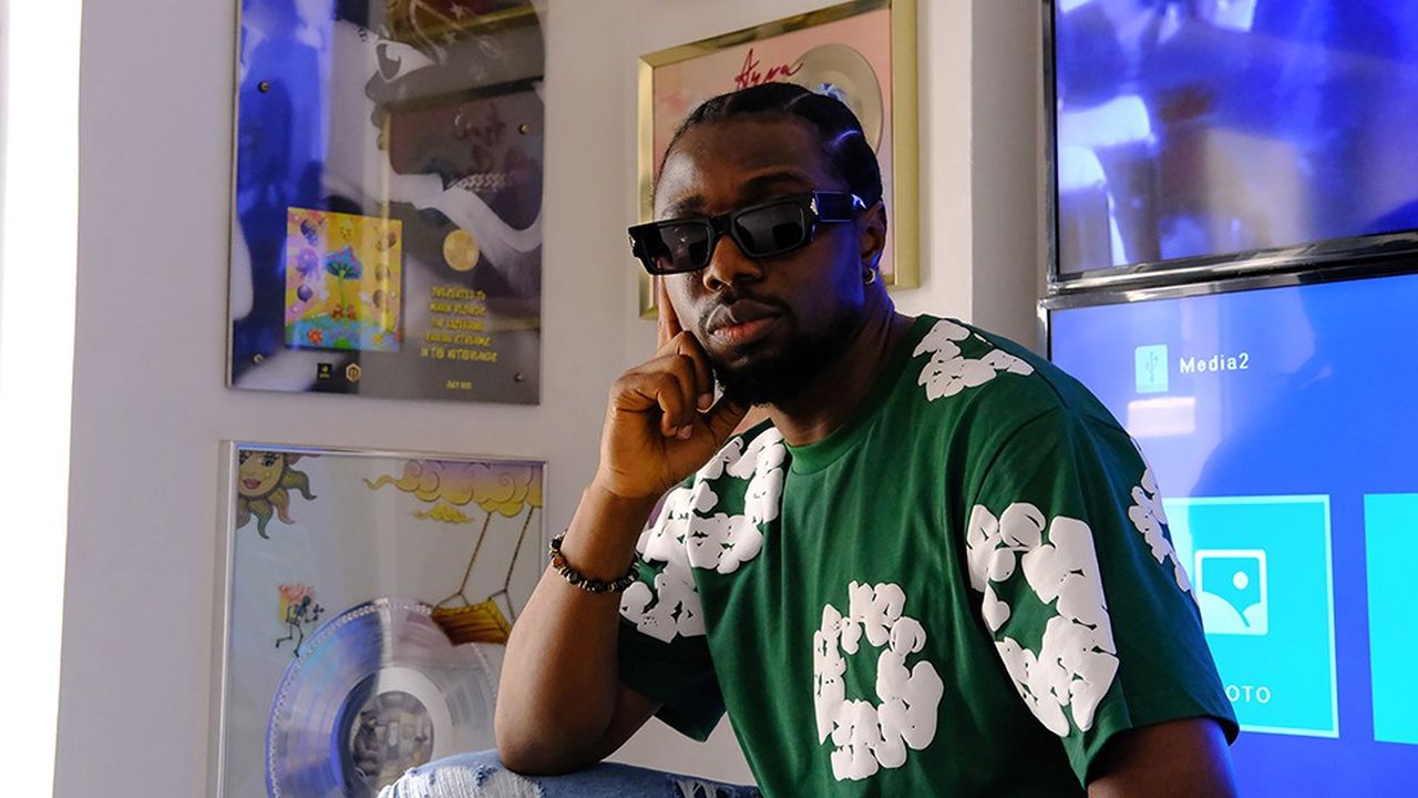 Le compositeur et producteur Andre Vibez, chez Mavin Records, à Lagos, en mars 2024.