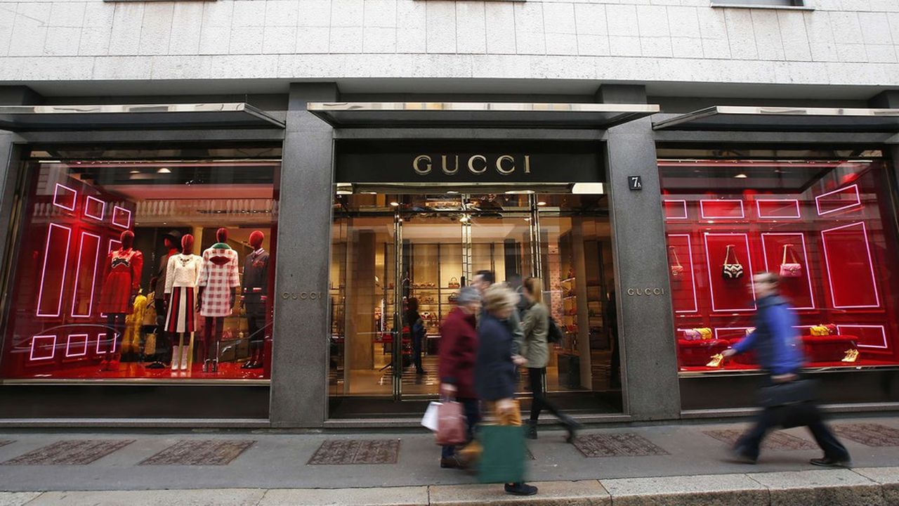 Via Monte Napoleone (Milan), boutique Gucci. C'est sur cette « rue du luxe » que Kering vient d'acquérir un immeuble.