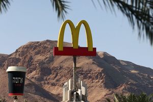 McDonald's est devenu une cible de choix après que sa franchise en Israël a annoncé en novembre offrir des milliers de repas gratuits à l'armée israélienne.