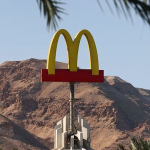 McDonald's est devenu une cible de choix après que sa franchise en Israël a annoncé en novembre offrir des milliers de repas gratuits à l'armée israélienne.