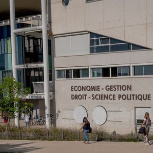 L'Université de Bourgogne à Dijon.