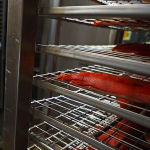 Labeyrie Fine Foods réalise la moitié de ses ventes dans le poisson fumé (saumons, truites, harengs..).