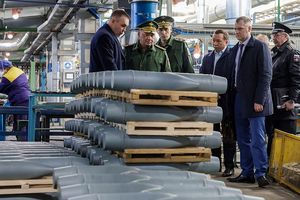 La production industrielle russe progresse rapidement mais elle n'est tirée que par les industries liées à l'armement.