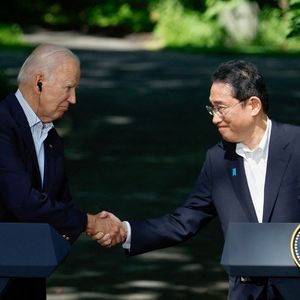 Voulant mieux répondre à la pression chinoise en Asie, le président américain, Joe Biden, et le Premier ministre japonais, Fumio Kishida, vont annoncer, ce mercredi à Washington, de nouvelles coopérations militaires et industrielles.