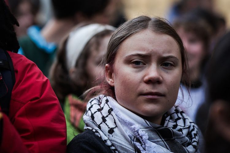 La décision de la Cour européenne des droits de l'homme (CEDH) de condamner la Suisse pour son manque d'initiatives pour lutter contre le réchauffement climatique « n'est qu'un début en matière de contentieux climatique », a salué la militante suédoise pour le climat Greta Thunberg.