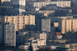 Dans les communes où le taux de logements sociaux est supérieur à 50 % (ici à Sarcelles), le RN propose que la construction de nouveaux HLM ne soit possible que dans une logique d'accession sociale à la propriété.