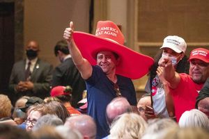 En 2020, des supporters de Donald Trump lors d'un événement « Latinos for Trump » à Phoenix.