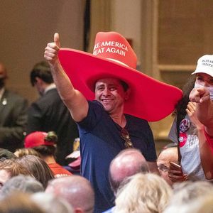 En 2020, des supporters de Donald Trump lors d'un événement « Latinos for Trump » à Phoenix.
