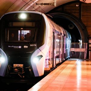 Le RER NG, censé améliorer la ponctualité et le confort des voyageurs, doit remplacer tous les RER en circulation sur les lignes D et E d'ici à 2028.