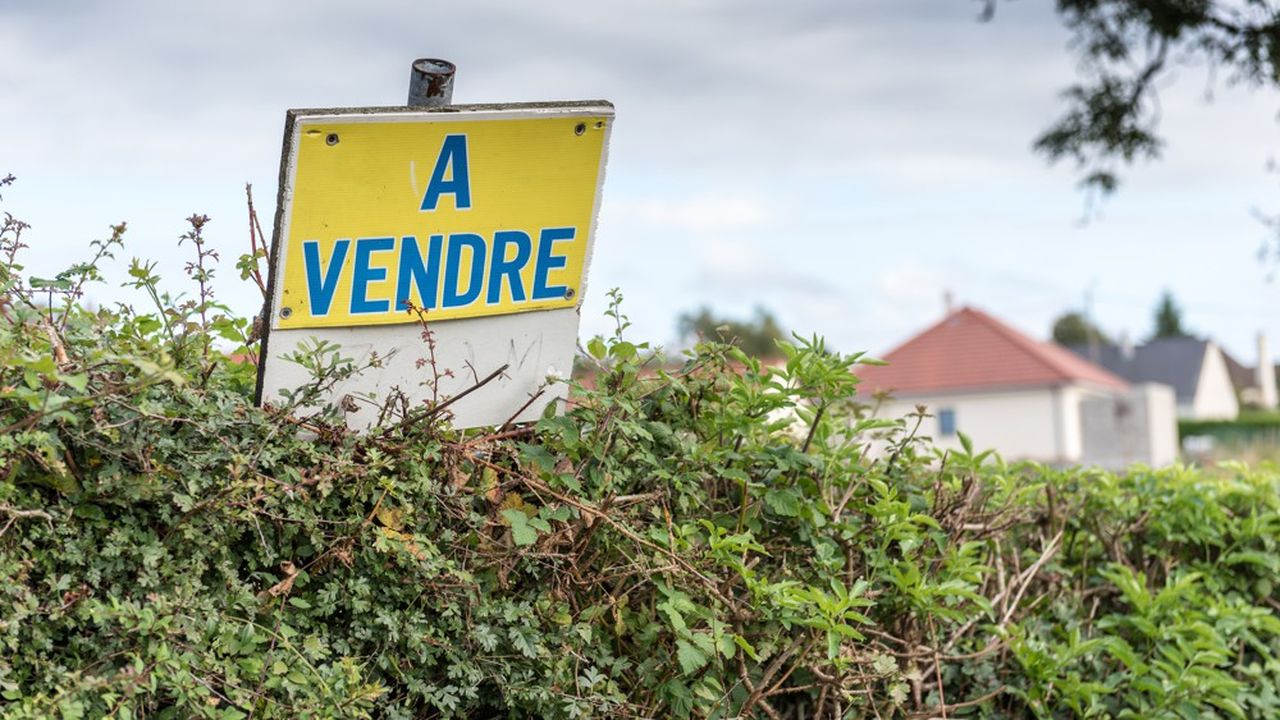 Les maisons d'Ile-de-France situées un peu loin des transports en commun trouvent aujourd'hui moins facilement preneurs.