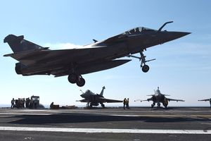 La Serbie a réitéré son souhait d'acheter des avions de chasse Rafale à la France. Elle serait le troisième pays des Balkans doté de cette défense aérienne.