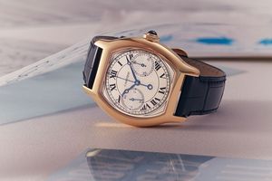 La montre Privé Tortue Chronographe Monopoussoir de Cartier est éditée à 200 exemplaires.