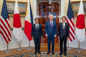 Réunis en sommet à Washington, le président philippin, Ferdinand Marcos Jr., le président américain, Joe Biden, et le Premier ministre japonais, Fumio Kishida, ont fermement condamné les opérations agressives de Pékin en mer de Chine.