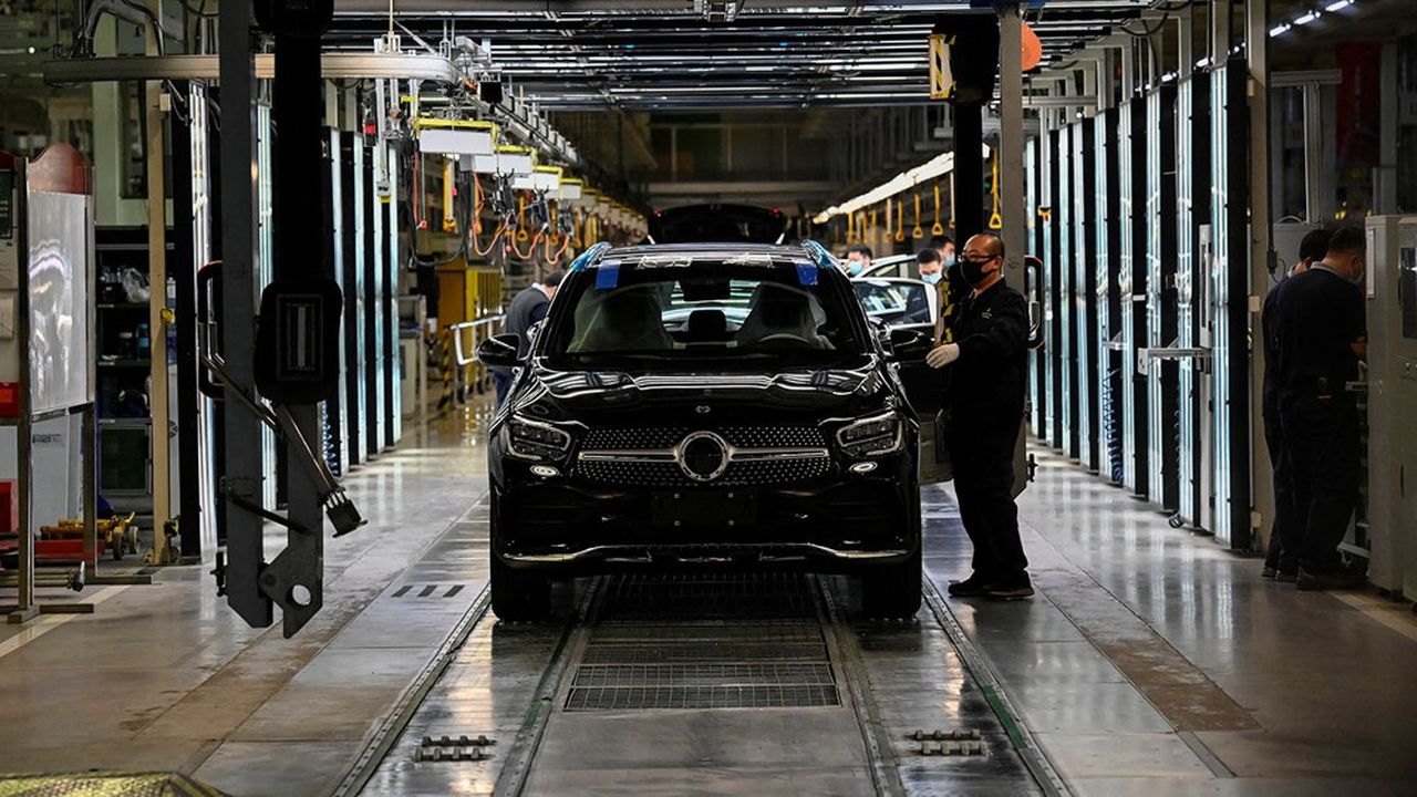 Ligne de production de Mercedes Benz dans l'usine de Pékin.