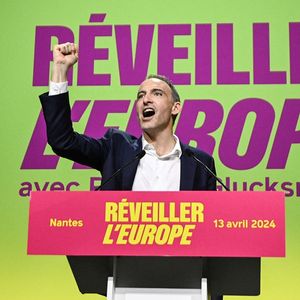 La liste PS-Place publique de Raphaël Glucksmann est créditée de 11 à 13 % des suffrages pour les Européennes de juin prochain.