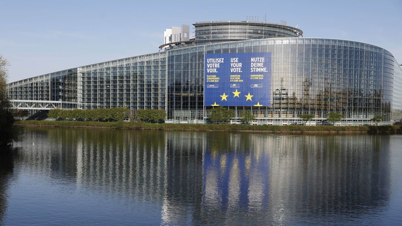 Le Parlement européen à Strasbourg. 71 % des Européens interrogés disent qu'ils iront « probablement » voter, contre 61 % à la veille de l'élection précédente il y a cinq ans.