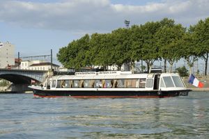 Ratp Dev fait équipe avec Les Yachts de Lyon, organisateur de croisières sur la Saône et le Rhône.