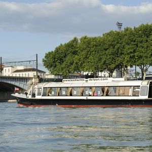 Ratp Dev fait équipe avec Les Yachts de Lyon, organisateur de croisières sur la Saône et le Rhône.