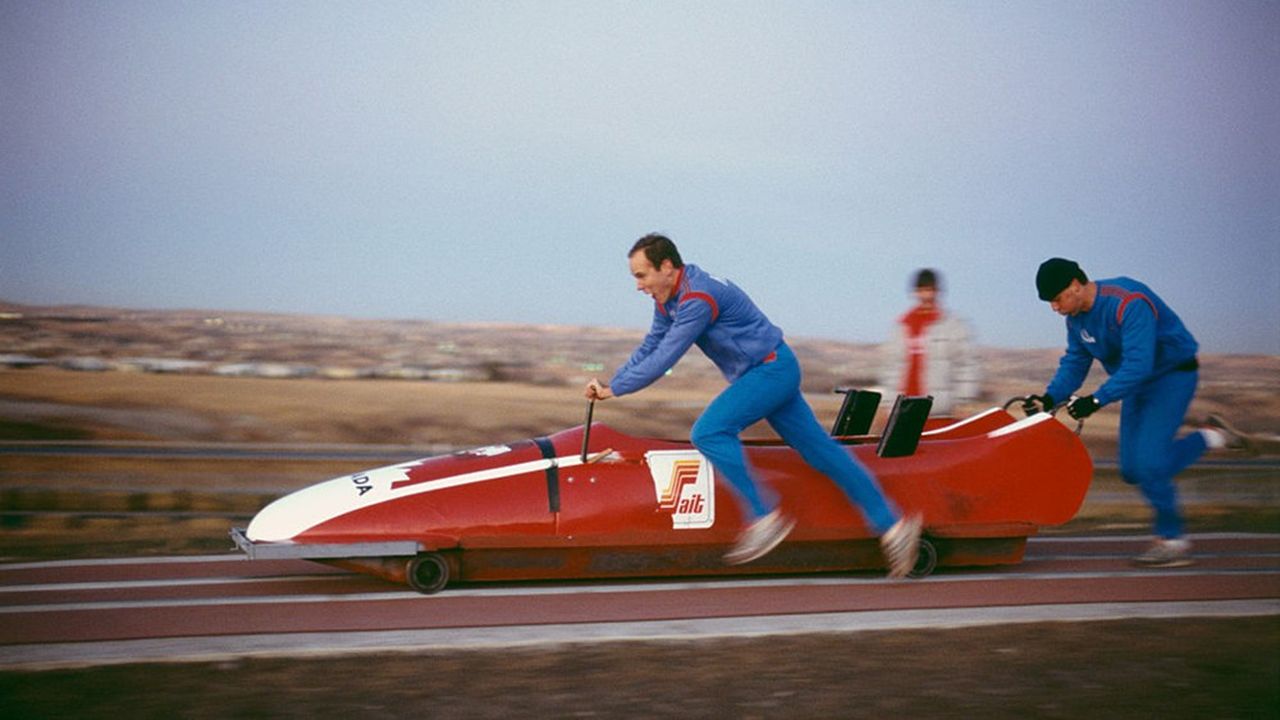 Le prince Albert de Monaco s'entraînant au bobsleigh pour les JO d'hiver de Calgary de 1988.
