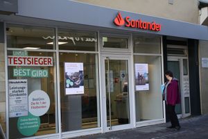 Santander veut donner la priorité aux départs volontaires et aux préretraites.