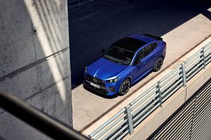 Le BMW X2 a opté pour une silhouette singulière.
