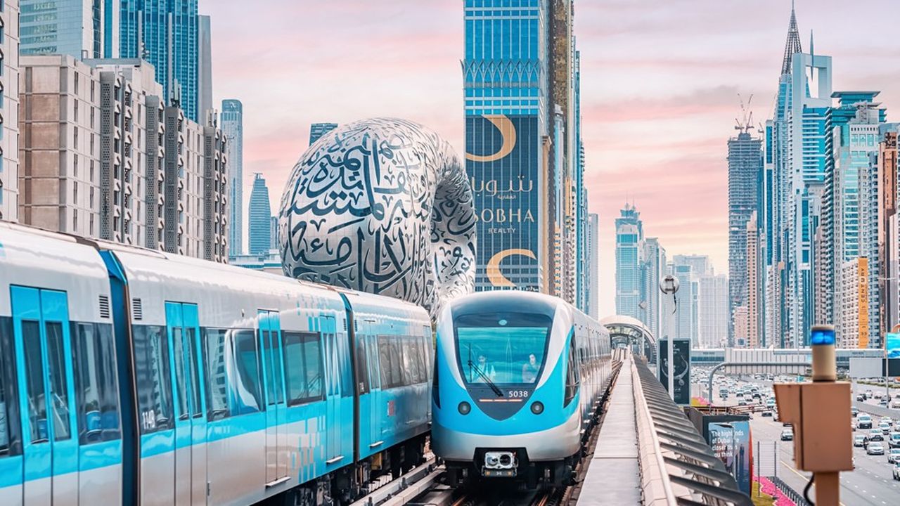 A partir de 2003, Systra a aidé à développer le métro de Dubaï, devenu progressivement le plus long réseau de métro automatique du monde.