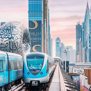 A partir de 2003, Systra a aidé �à développer le métro de Dubaï, devenu progressivement le plus long réseau de métro automatique du monde.