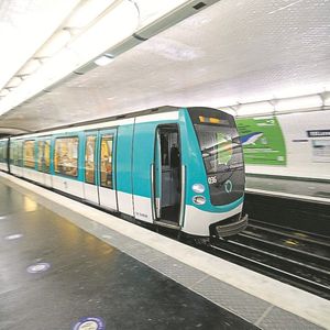 Pendant les Jeux Olympiques, les plans de transport de la RATP et de Transilien prévoient une hausse de 15 % du nombre de rames par rapport à un été normal.