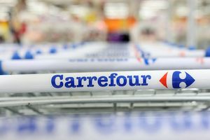 Partenaire majeur des Jeux, Carrefour fournira 600 tonnes de produits frais pour nourrir les athlètes.