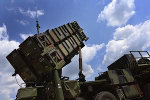 L'Ukraine demande d'urgence sept batteries de missiles de défense aérienne supplémentaires comme le système Patriot américain.