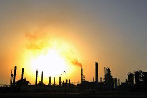 Le port de Sohar, à Oman, qui compte déjà des installations pétrolières, va accueillir une usine de liquéfaction de gaz.