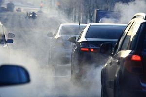 L'UE a échoué à réduire comme elle le souhaitait les émissions de carbone des voitures à moteur thermique, explique la Cour des comptes européenne