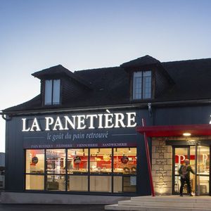 Arterris se retrouve à la tête d'un réseau de 198 boulangeries, dont 110 en propre, et de 68 stands sur les marchés et foires, implantés dans le sud-ouest de la France.
