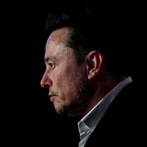 Elon Musk a baissé plusieurs fois le prix de ses voitures électriques pour tenter de faire redécoller les ventes de Tesla.
