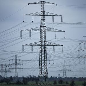 Pour les ménages européens, le prix de l'électricité a bondi en moyenne de 26 % entre aujourd'hui et 2021, estime une étude du portail allemand Verivox.