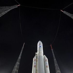 Selon la société Arkane, le lanceur Ariane 5 embarquait une tonne et demie de câbles, dont le coût avoisine 20.000 euros le kilo.