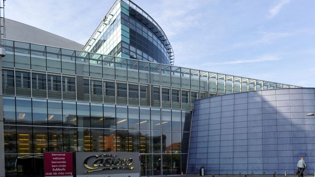 Casino va supprimer plus de 500 postes dans son siège de Saint-Etienne.