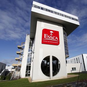 L'Essca veut généraliser l'usage au quotidien d'Esscabot, son agent conversationnel, auprès de ses étudiants et salariés.
