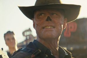 Une goule avec un certain penchant pour le western interprétée par Walton Goggins, dans « Fallout ».