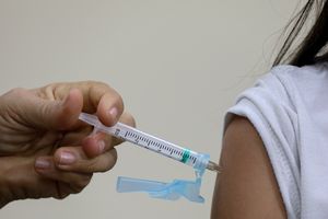 La vaccination a directement contribué à réduire la mortalité infantile de 40 % dans le monde.