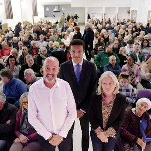 De gauche à droite, Gérôme Bouvier, Emmanuel Le Pargneux et Claire Lapeyronie, candidats au premier tour des élections municipales partielles de Pont-Saint-Esprit, se sont affrontés lors d'un débat organisé par Midi Libre le 22 avril.