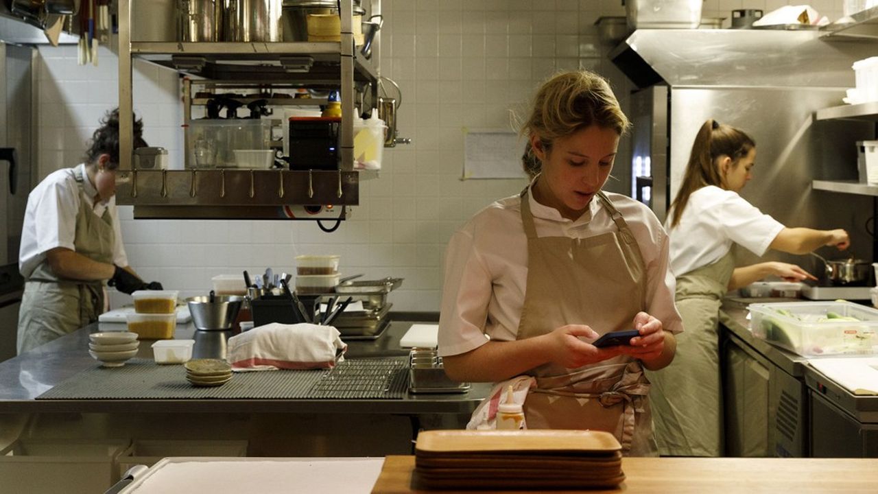 Manon Fleury défend la présence des femmes aux postes à responsabilités en cuisine.