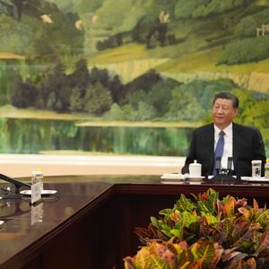 Avant de rencontrer le président chinois, Antony Blinken avait eu un entretien de plus de cinq heures et demie avec son homologue Wang Yi.