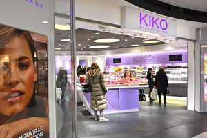 Kiko est une entreprise mondiale de cosmétiques disposant d'un réseau de vente de 1.100 magasins dans 66 pays.