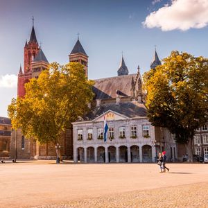 Le premier débat entre les têtes de liste des principaux partis européens aura lieu sur le Vrijthof de Maastricht, le 29 avril.